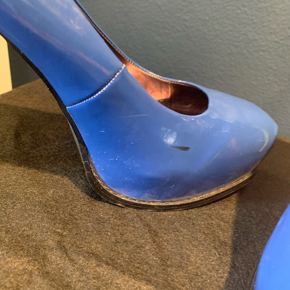 Vera Wang Colorblock Platform High Heels - Picture 8 of 8